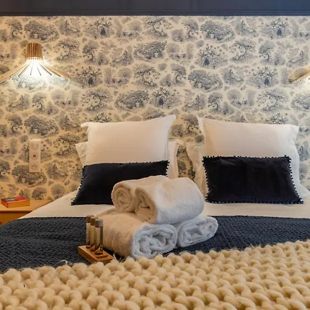Host - Duplex Insolite & Chic - Ancienne Librairie Apartment